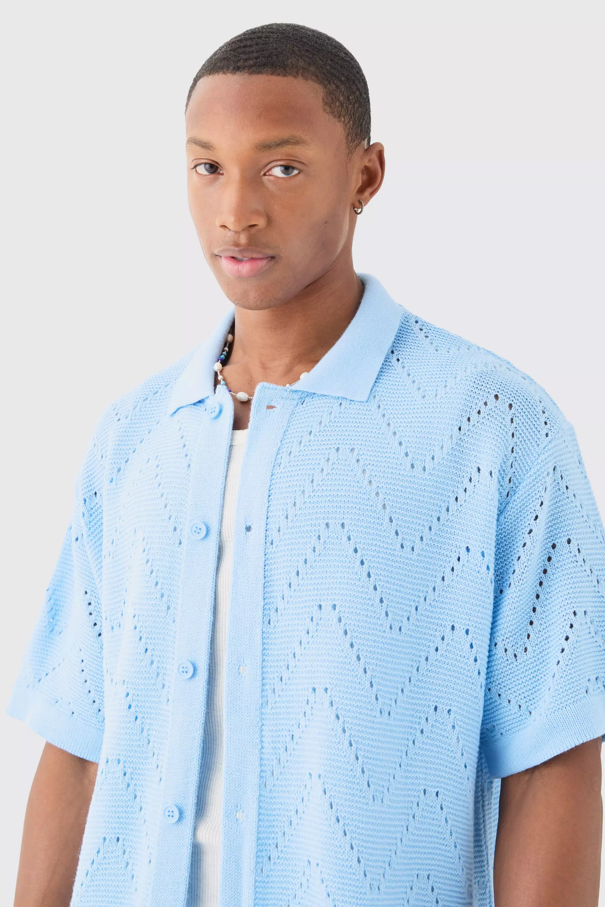 Short sleeves shirt - no popular stitches between shoulder and sleeves